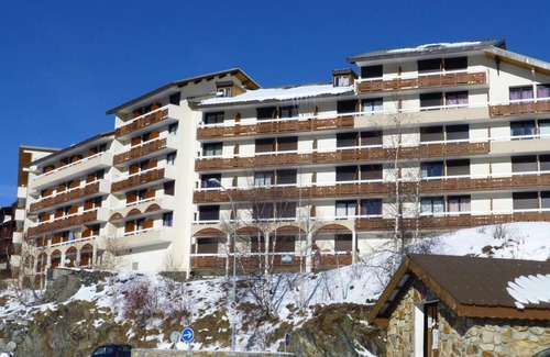 Eclose-Est Apartment | 80m from shops, 4th floor, balcony, tv, ski locker, 23m², Alpe d'Huez