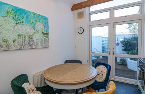 Wexford House | 83 Upper John Street