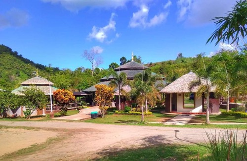 Babatngon Resort | 85 m² Resort ∙ 20 guests