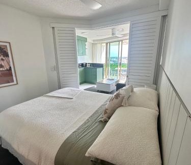 Mooloolaba Apartment | 8th Floor Sunny Escape at Landmark Resort