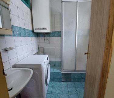 Zeltweg Apartment | 9-10min zum Red Bull Ring & eine traumhafte Aussicht