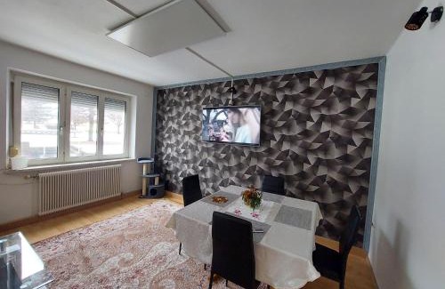 Zeltweg Apartment | 9-10min zum Red Bull Ring & eine traumhafte Aussicht