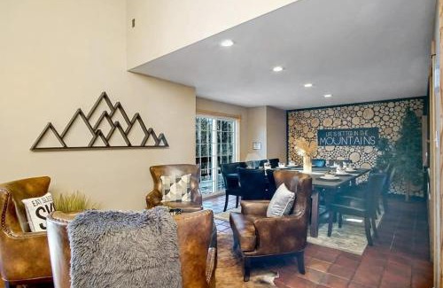 Christie Heights House | 9 BDR Close to Main Street with Secluded Hot Tub