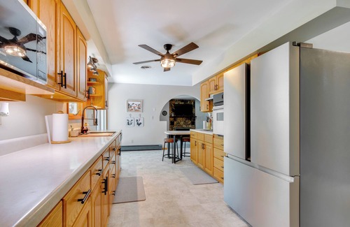 Frederick House | 9 Mi to Downtown Rushville: Cozy Getaway w/Grill