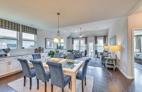 Prosper House | 9 Mi to Frisco Square: Stylish Home w/Backyard