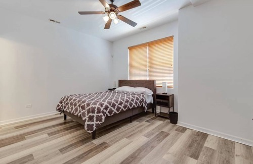 Oak Park Apartment | 9 miles from Downtown Chicago