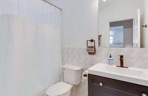Oak Park Apartment | 9 miles from Downtown Chicago