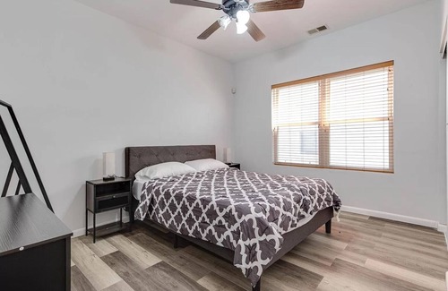 Oak Park Apartment | 9 miles from Downtown Chicago