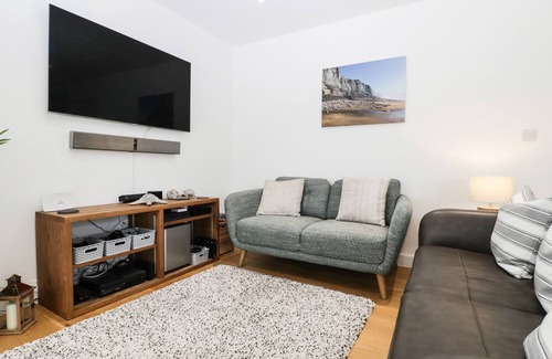 Axminster Cottage | 9 MITCHELL GARDENS, family friendly in Axminster