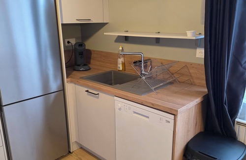 Mezidon-Canon Apartment | 9-person apartment Garden and swimming pool in town center