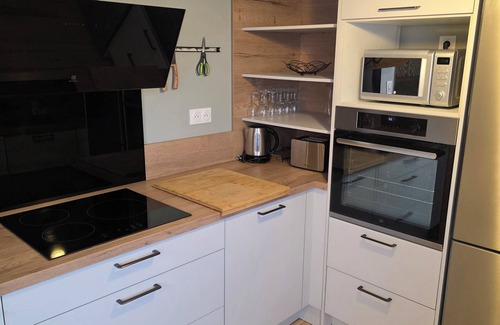 Mezidon-Canon Apartment | 9-person apartment Garden and swimming pool in town center
