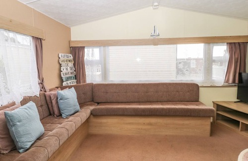 Netley House | 90 SOLENT BREEZES, pet friendly, character holiday cottage in Warsash