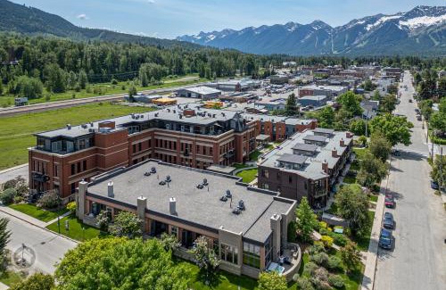 East Kootenay Apartment | 901 Fernie by StayIn