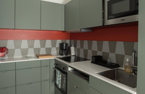 Garches Apartment | 90m2 self-contained apartment for relaxing, working or visiting the region