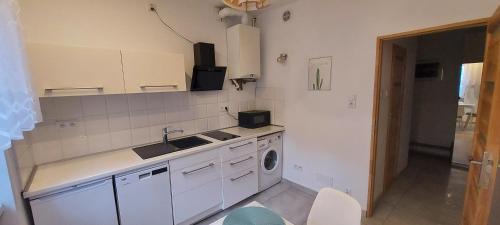 Boleslawiec Apartment | 91 kroków - 91 steps