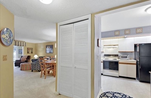 St. Simons Island Condo | 910 Courtside Villa in St Simons Island