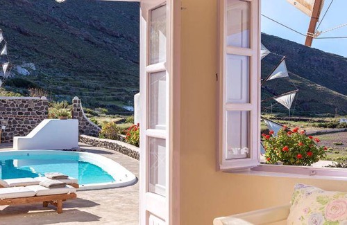 Imerovigli Resort | 92 m² Resort ∙ 2 bedrooms ∙ 127 guests