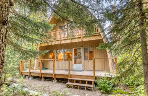 Government Camp Cabin | 94 m² Cabin ∙ 2 bedrooms ∙ 4 guests