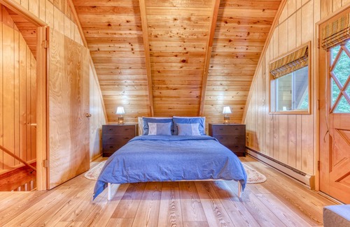 Government Camp Cabin | 94 m² Cabin ∙ 2 bedrooms ∙ 4 guests