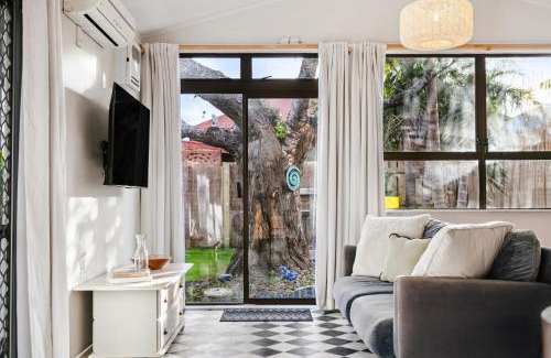 Gisborne Apartment | 950m to CBD - Instant Book Tidy Unit
