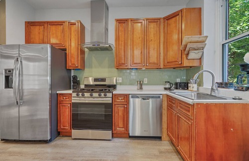 Pleasant Plains House | 96" TVs!/Family DC Home/Fenced Fire Pit/King+2Queens/Prof Managed