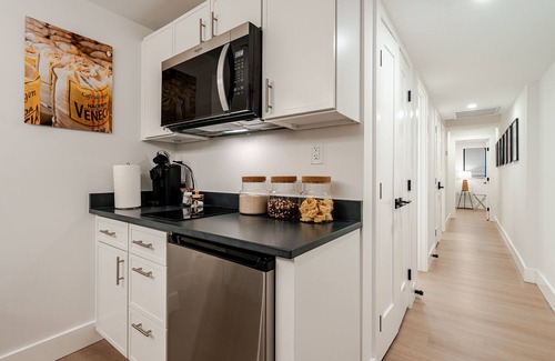 Georgetown House | ☆990ft² ☆Heart of Georgetown☆99 Walk Score☆<1 min→Shops☆Smart TV☆