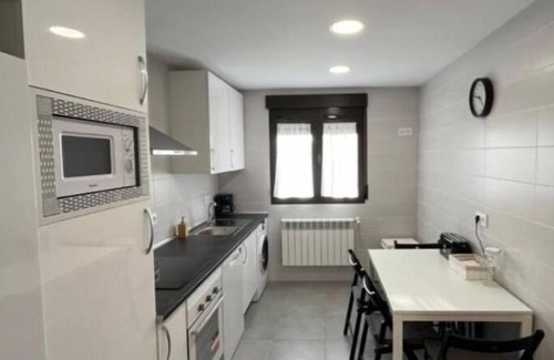 Basardilla Ski Chalet | A 10 Minutos de Segovia Chalet con Jardín y Piscina en Pueblo Maravilloso