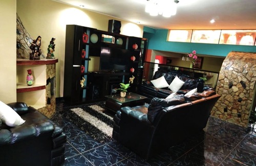 El Tambo House | A 2 Minutos de Real Plaza, Frente a Zoológico Cerrito de la Libertad! Casa Ideal