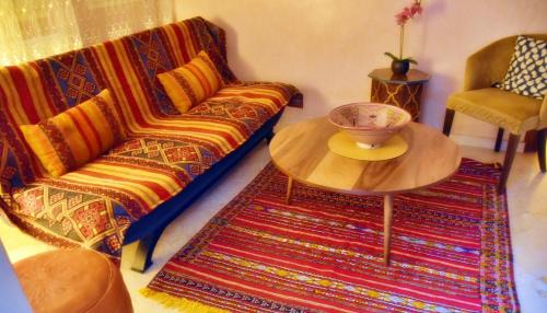 El Jadida Apartment | A 2 pas de la plage et des souks, Confort, Wifi haut débit,TV connectée, Netflix, Clim, Acte de mariage pour couple national