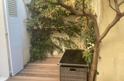 Le Mourillon Apartment | A 200 Mètres à Pied des Plages Joli Studio Entier Rénové av Terrasse et Jardinet