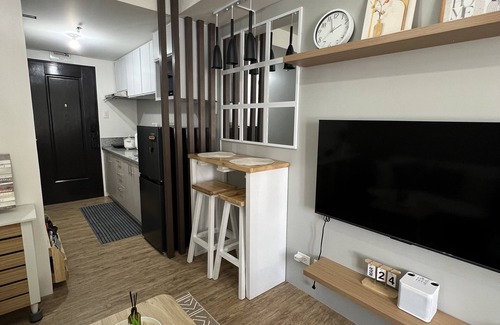 Las Pinas Condo | A 24-sqm studio type . Has 3 beds and perfect for families, couples or friends.