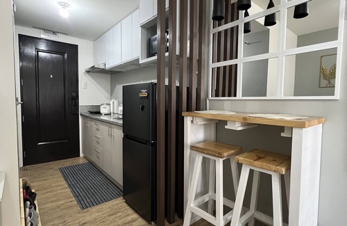 Las Pinas Condo | A 24-sqm studio type . Has 3 beds and perfect for families, couples or friends.