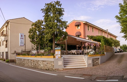 Cola Apartment | A 5-minute walk from the Villa dei Cedri spa park