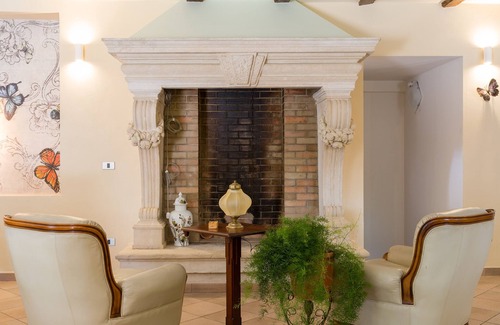 Cola Apartment | A 5-minute walk from the Villa dei Cedri spa park