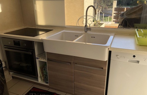 Etrechy Apartment | A 70sq.m apartment in a villa with secure swimming pool. Near to Paris.