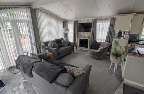 Welton Other | A and C Lodge Plot 21 2 double bedrooms PLOT 21 With HOT TUB 1 pet only No Commercial Vans 4pm check in