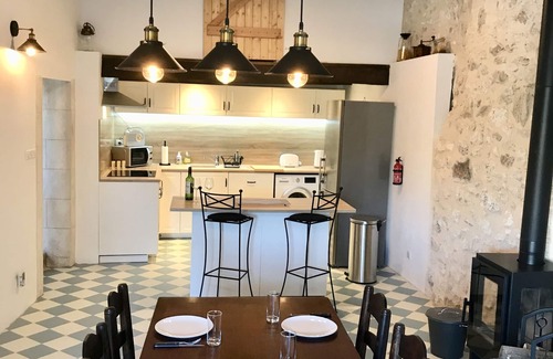 Saint-Antoine-de-Breuilh House | A Beautiful Gem on the Banks of the River Dordogne
