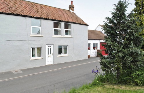 Staxton Cottage | A beautiful semi detached cottage situated in the pretty village of Staxton.