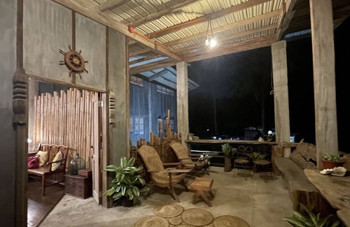 Central Visayas Bed & Breakfast | A beachfront rustic home in Lazi, Siquijor.