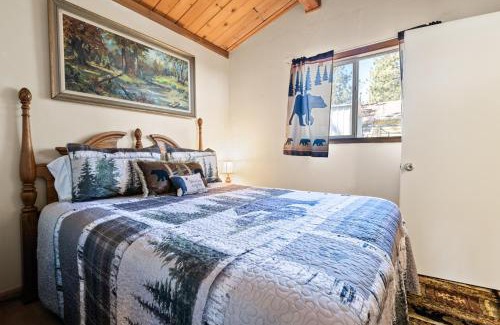 Sugarloaf House | A Beary Cute Cabin - An adorable cozy cabin nestled in the forest!
