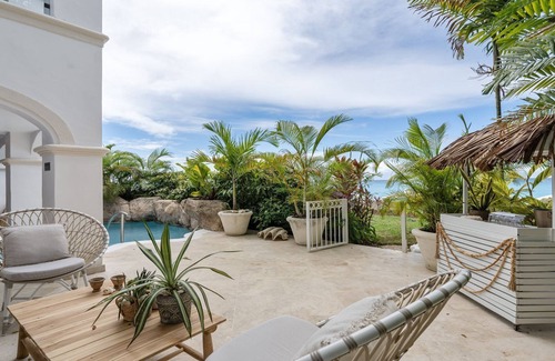 Old Trees Bay Apartment | A Beautiful 3 Bedroom Beach Apartment With Direct Access on to Paynes Bay Beach