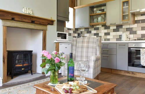 Linthwaite Cottage | A beautiful cottage boasting wonderful views over the surrounding Colne Valley.