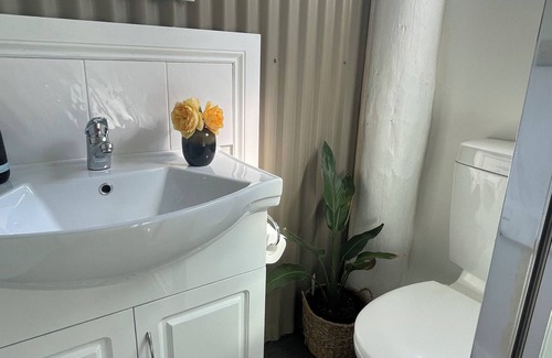 Macclesfield Bed & Breakfast | A beautiful French inspired bed and breakfast located in historic Macclesfield.