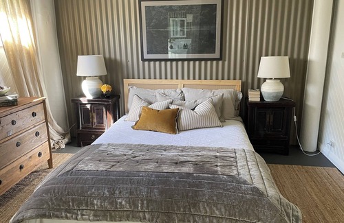 Macclesfield Bed & Breakfast | A beautiful French inspired bed and breakfast located in historic Macclesfield.