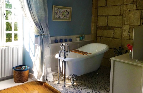 Lorignac House | A beautiful french mansion, set on 4 acres amongst Cognac vines and sunflowers