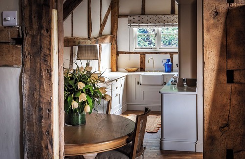Westcott House | A beautiful private and romantic barn with a luxurious interiors.