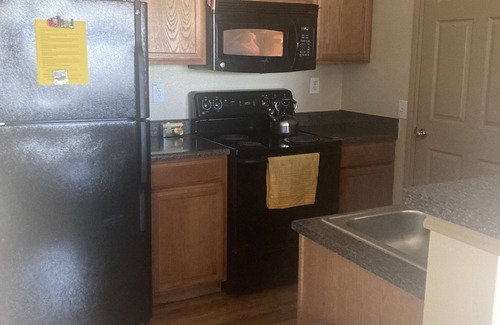 Central Southwest Apartment | A Beautiful sunny Quiet & comfy 1 bedroom apartment