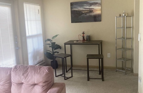 Central Southwest Apartment | A Beautiful sunny Quiet & comfy 1 bedroom apartment