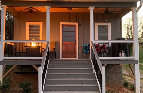 Naples Cottage | A beautiful Sunset Cottage. Amazing Mountain View’s and Sunsets.
