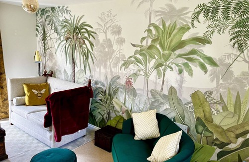 Chipping Campden Cottage | A beautifully themed Cotswold cottage with a modern but classic country interior